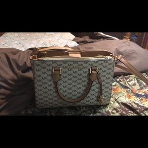 Authentic Micheal Kors Purse